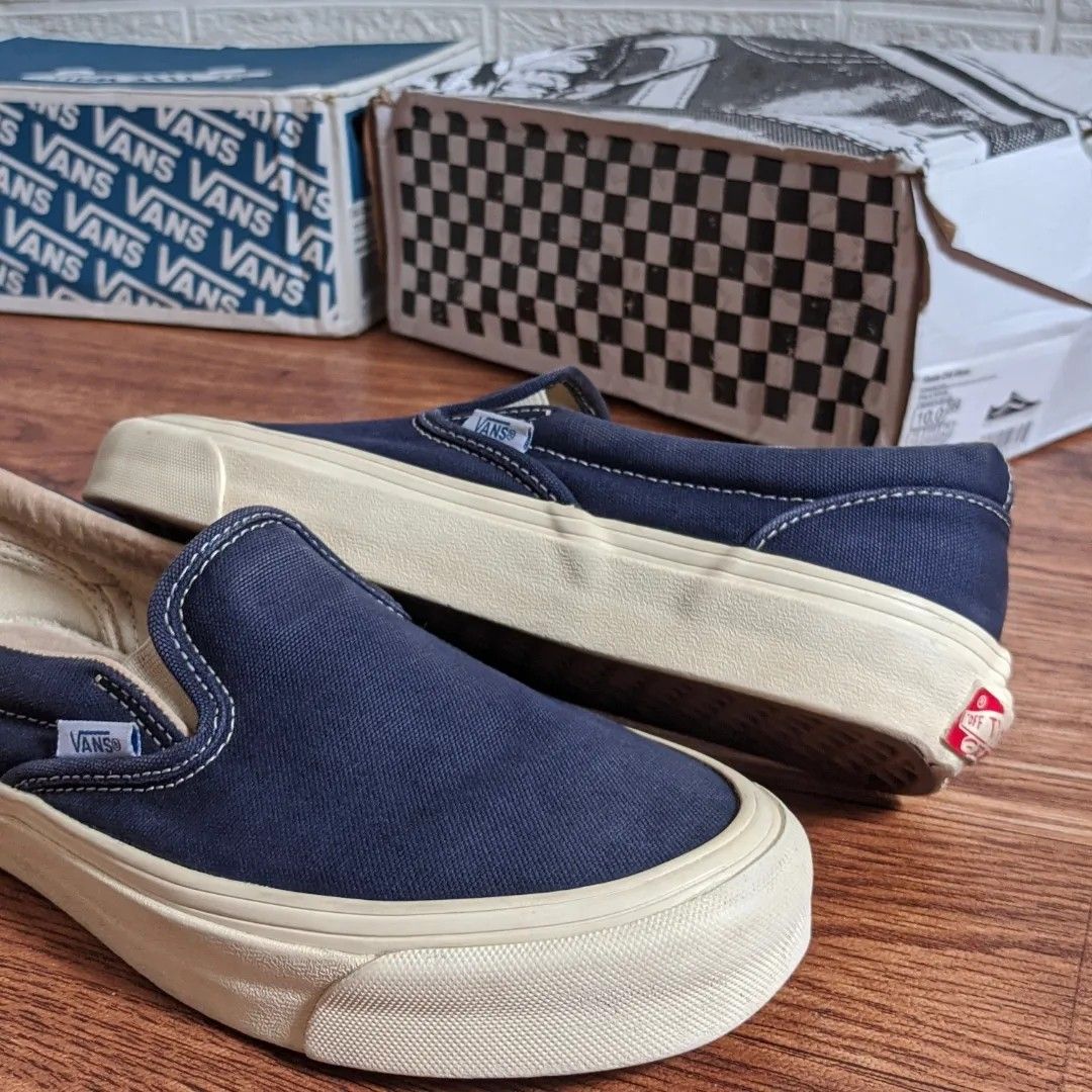 Vans vault og slip on peacoat discount