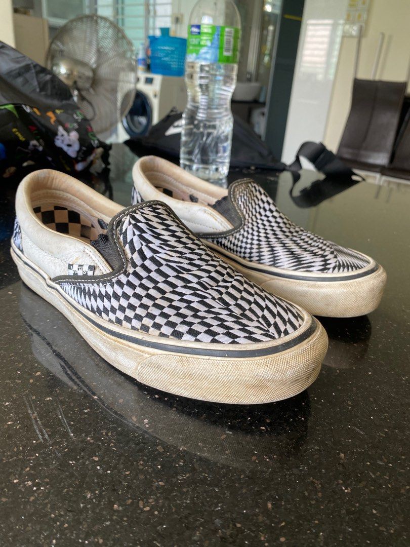 Distorted checkered vans online