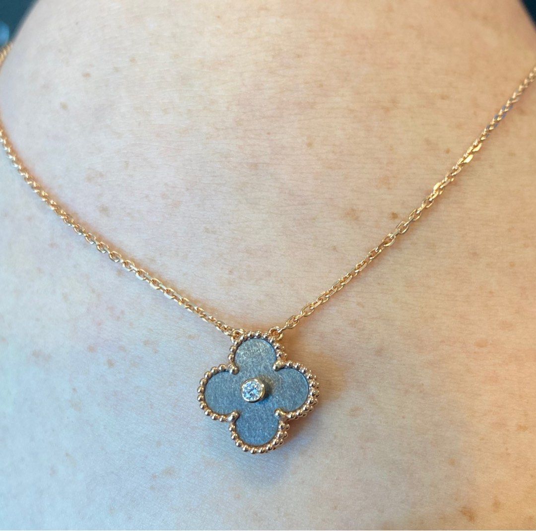 Vca holiday pendant discount 2019