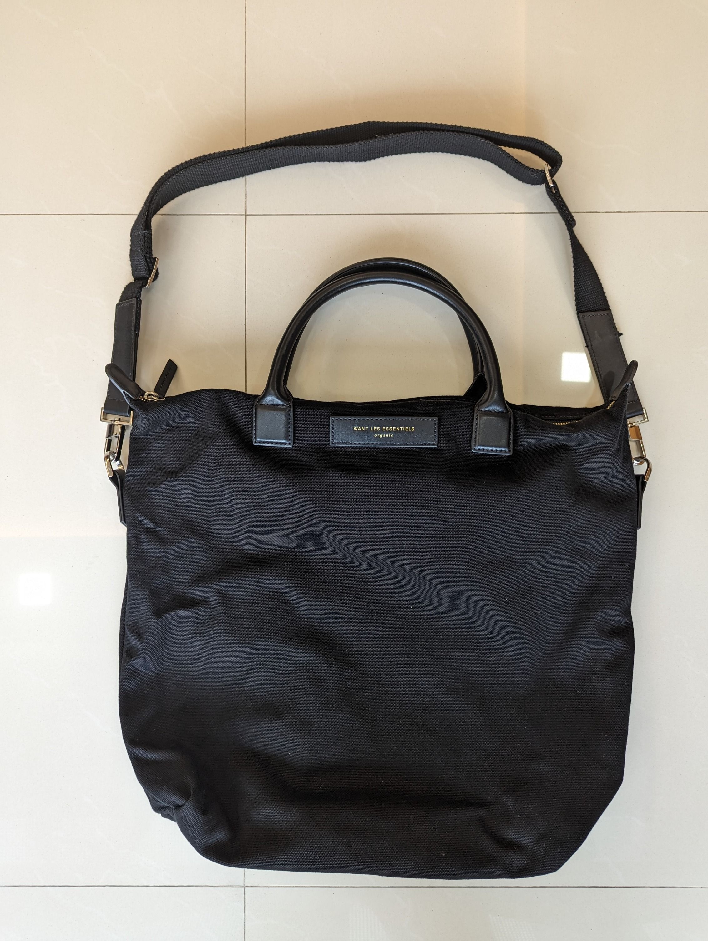 Want les essentiels tote store