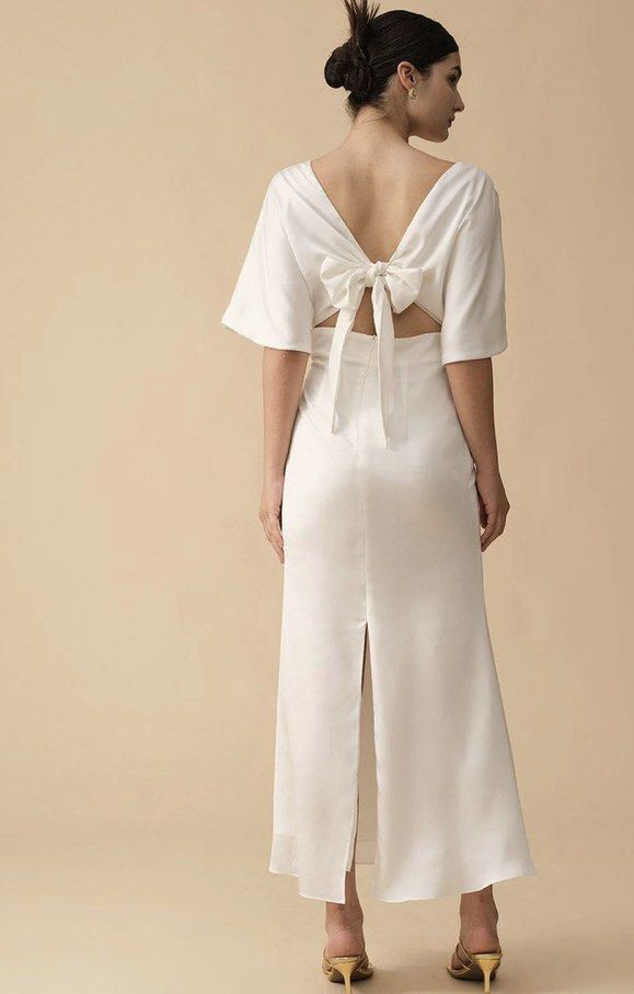 White one-piece dress. Pre wedding dress., 女裝, 連身裙 & 套裝, 連身裙 - Carousell