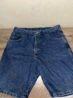 (Category: ) located in . Submitted by thriftwithking (Listing ID 1259082498, Image 1). Description: .
