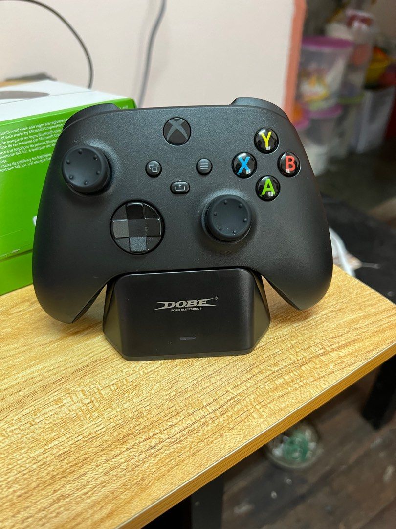 xbox series X/S controller with recharge battery and dock, Video Gaming