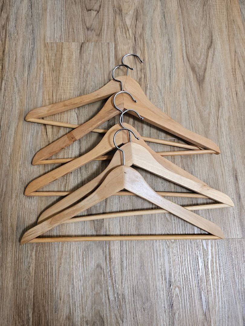 40X Wooden Hangers for Sale Furniture Home Living Home