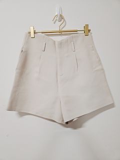 高腰A字西裝短褲 米白
