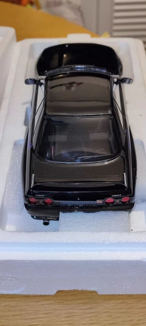 AUTOart - 1/18 AUTOart 日産 スカイライン GT-R R32 頭文字D 中里毅 AUTOart - 1/18 AUTOart 日産 スカイライン GT-R R32 頭文字D