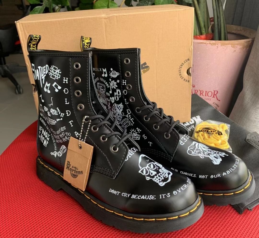 Dr martens scribble boots top