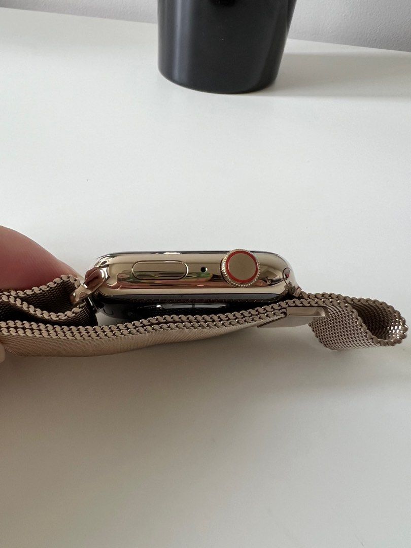 AC+ warranty Apple Watch Series 8 GPS+Cellular, 45mm Gold Milanese Loop