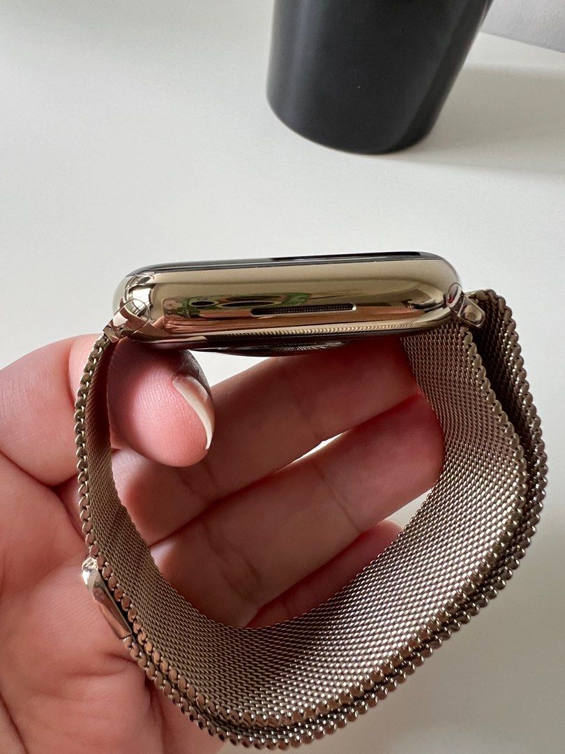 AC+ warranty Apple Watch Series 8 GPS+Cellular, 45mm Gold Milanese Loop