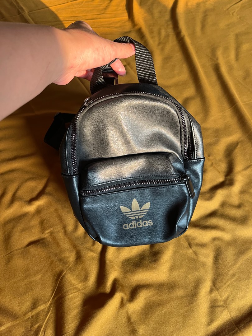 Adidas bag mini, Fesyen Wanita, Tas & Dompet di Carousell