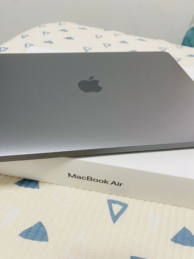 Apple MacBook Air 13吋 筆電 ( M1晶片 / 8G / 256G）9.8成新 2023年03月購入保固中💖🍎