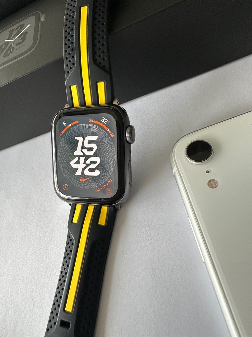 apple watch 4 44mm nike plus