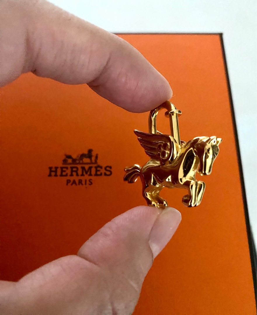 Hermes Cadena Gold 1993 Pegasus horse motif Bag charm lock Limited Edition