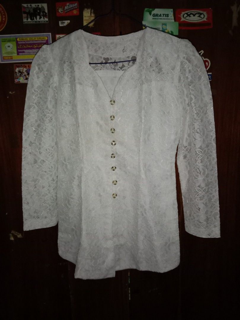 Baju kebaya putih wanita, Fesyen Wanita, Pakaian Wanita, Atasan di