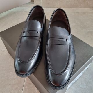 LV men formal shoes 👞 75 usd Sizes 38-44 - Yollzdee Fashions