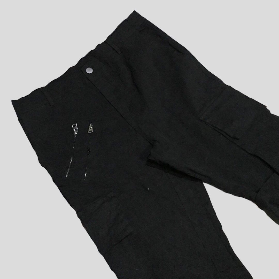 Bondage cargo flared black pants (Category: Jeans) located in Zamboanga. Submitted by _enfantsrdarchive (Listing ID 1259244510, Image 3). Description: want to sell bondage cargo flared black pants (stretch) Bondage pants or bondage trousers are trousers with zippers, straps, chains, rings and buckles, giving an appearance of a BDSM style. They come in a variety of colors and patterns; one of the most common patterns being tartan. Bondage pants al