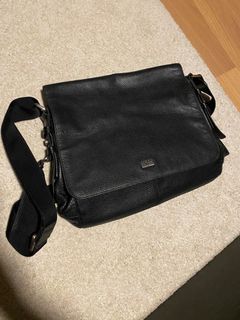 05124 Japanese second-hand luxury MCM shoulder bag messenger, Luxury,  Apparel on Carousell