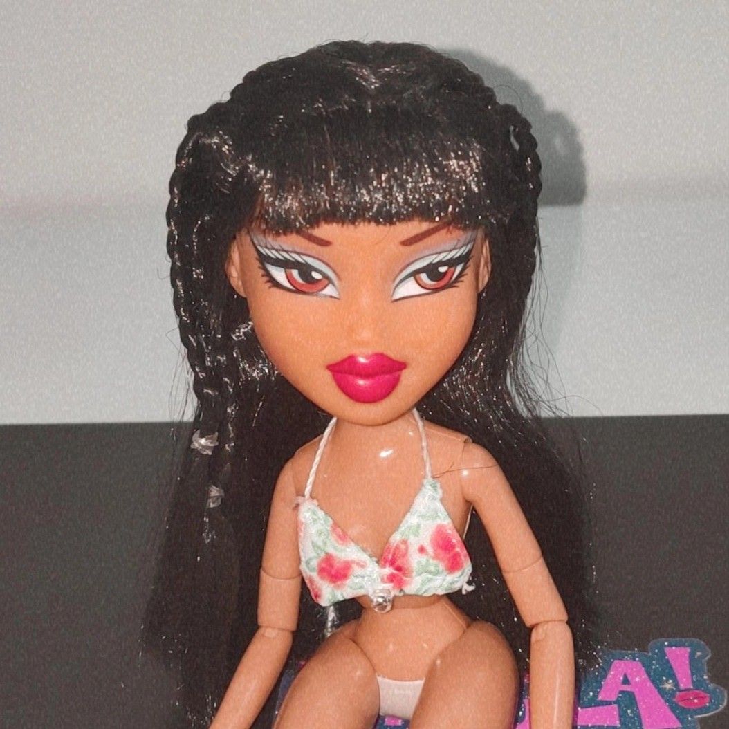 2004 Jade Bratz Sun-Kissed Summer, Story : C'est une poupée…