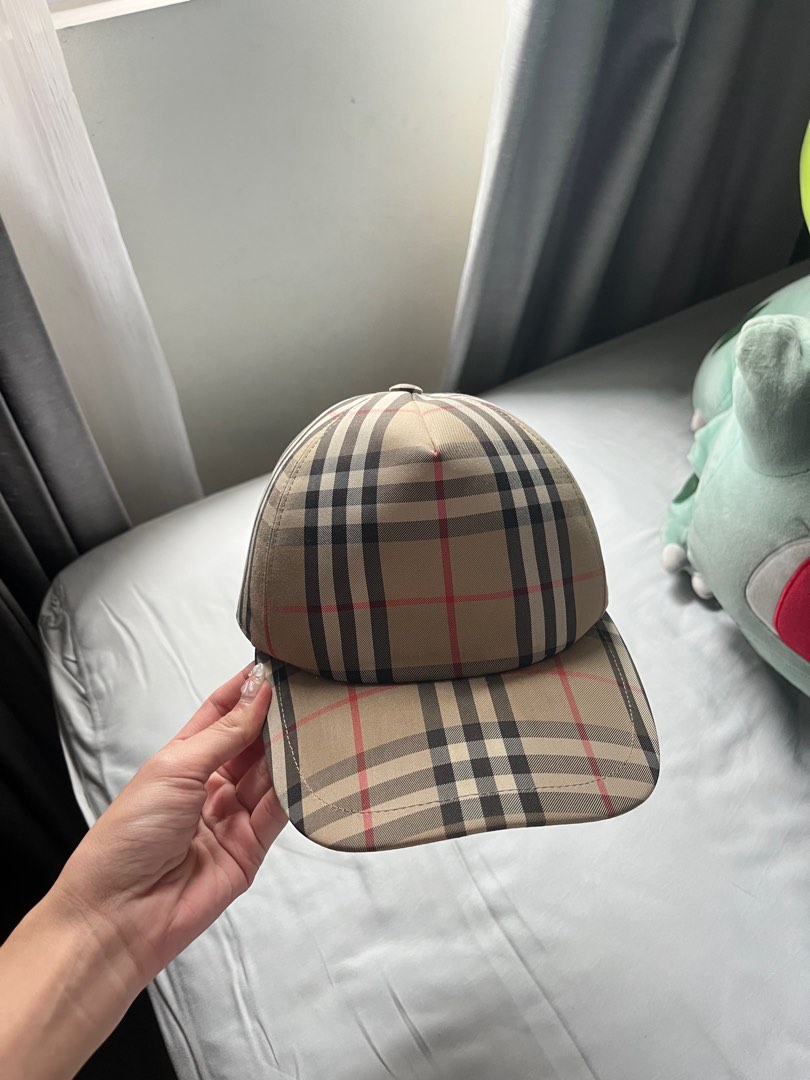 Burberry cap, Men's Fashion, Watches & Accessories, Caps & Hats on ...