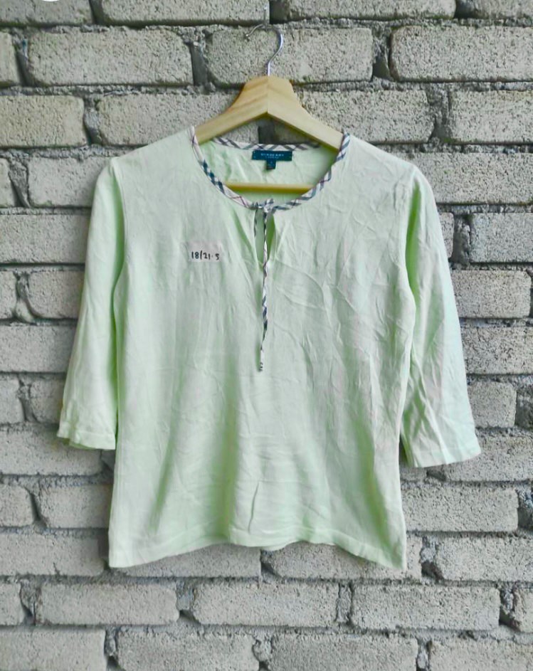 Burberry London 100 cotton halved sleeved casual blouse Women s