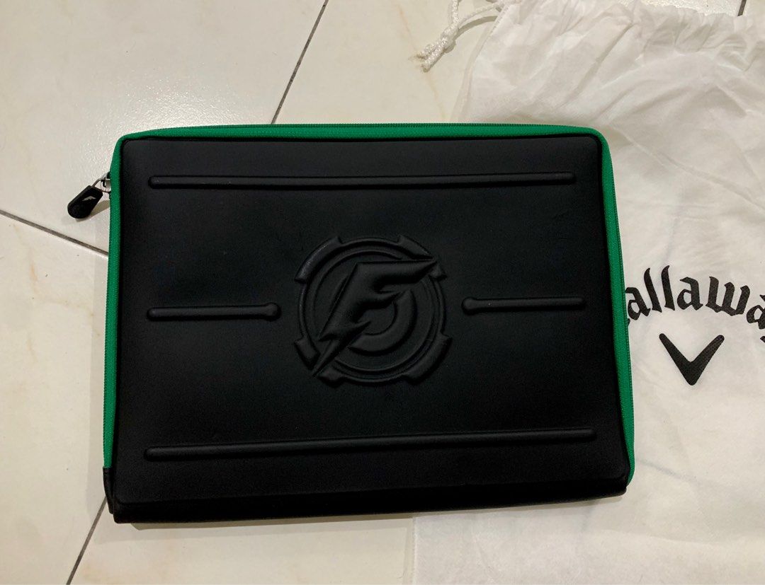 Callaway golf pouch (Category: Golf) located in Angeles City. Submitted by seol1108 (Listing ID 1259218802, Image 1). Description: Authentic Callaway golf pouch. You can put laptop, tablet, or anything. Width 13.5 inch, length 10 inch One pouch is 1,500p. I have 3 of it. With dust bag..