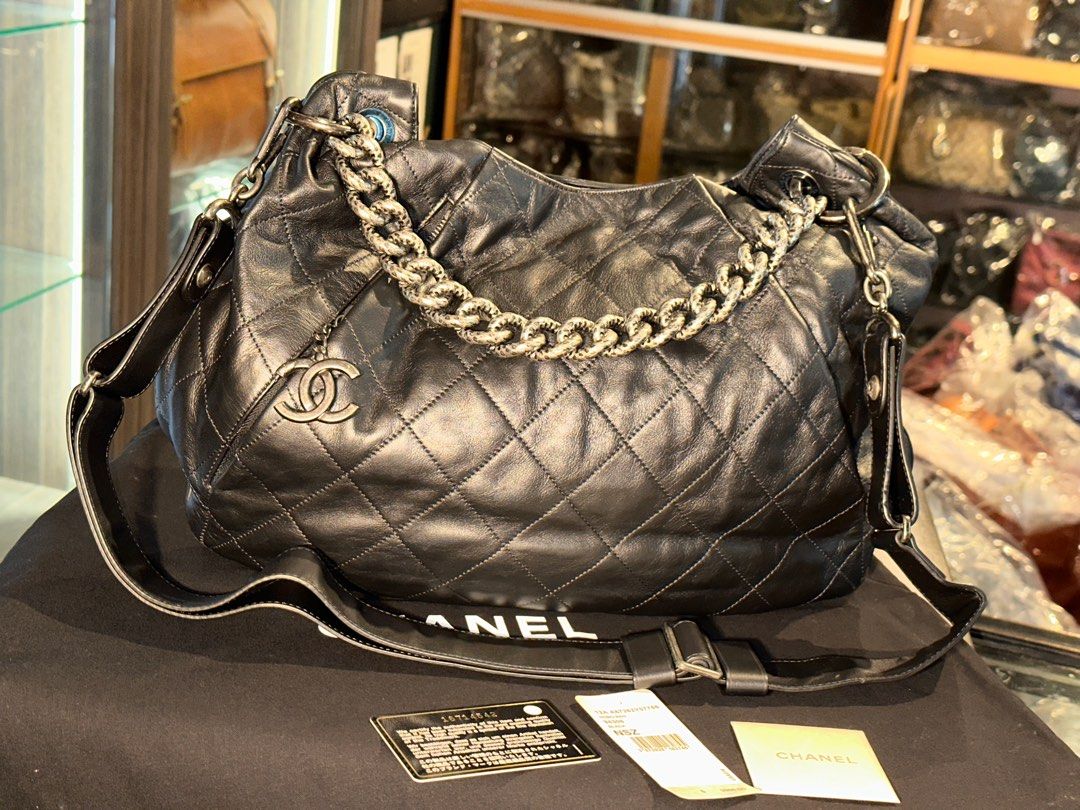 Chanel Black Lambskin Hobo 2-Way Crossbody/Shoulder Bag Ltd