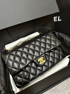 Chanel Black 2012-2013 quilted shoulder bag with pearl detail ref