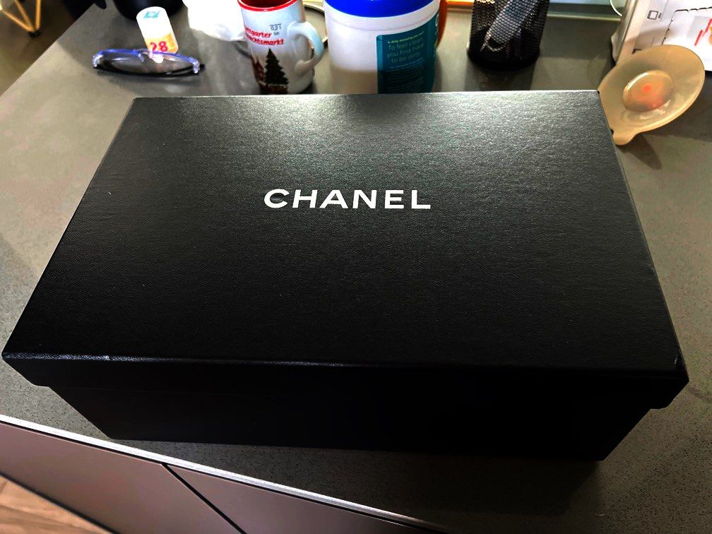 Chanel shoe box shop