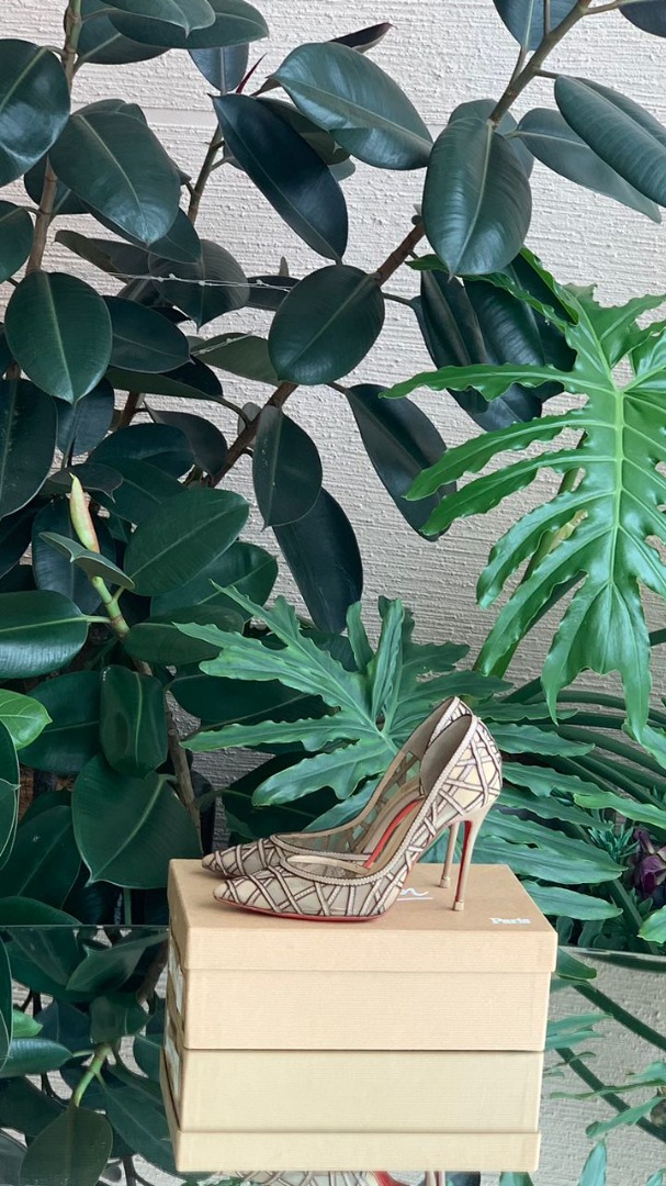 Louboutin best sale st honoré