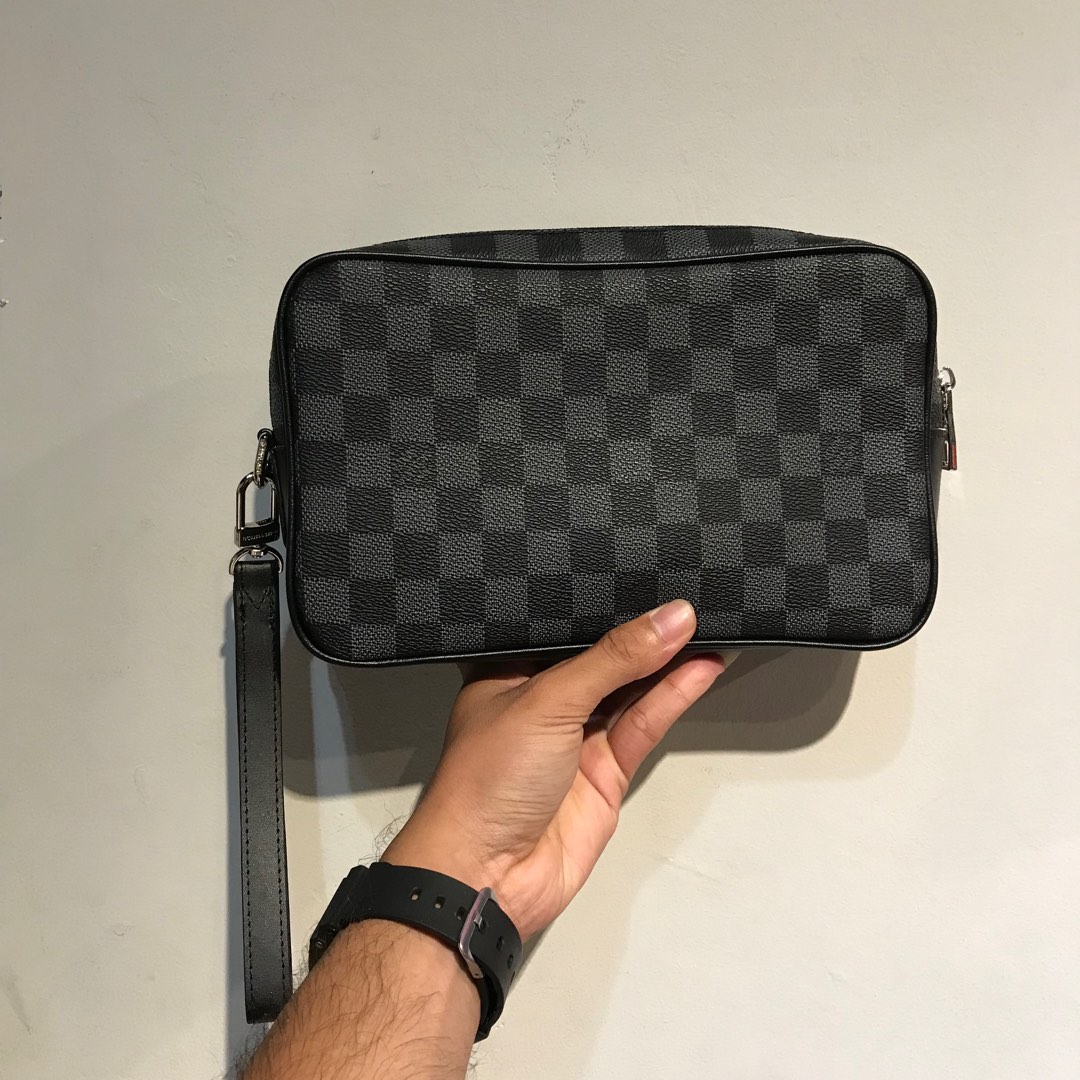 Tas Pouch LV Louis Vuitton Damier Ebene Toiletry Pouch Bag, Fesyen Pria,  Tas & Dompet , Lainnya di Carousell