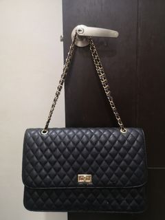 (Category: ) located in . Submitted by handbag_cun (Listing ID 1259135440, Image 1). Description: .
