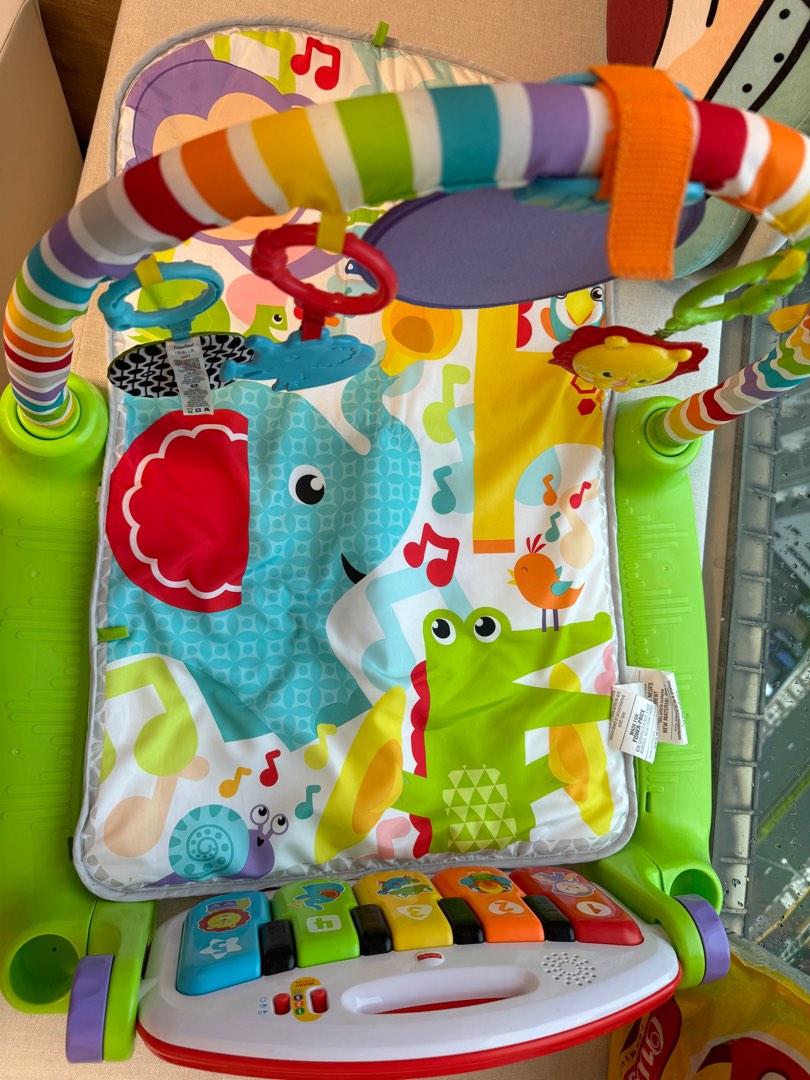 Fisher price baby gym mat, 兒童＆孕婦用品, 嬰兒玩具 Carousell
