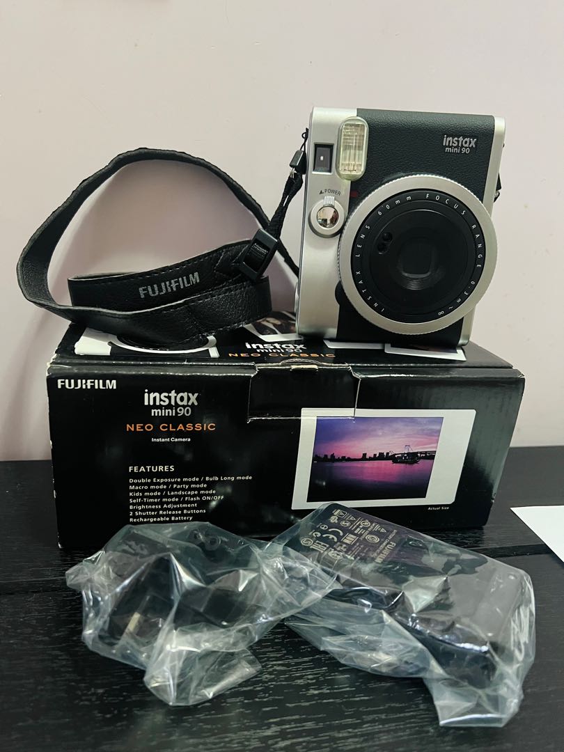 Fujifilm Instax Mini 90 (黑色), 攝影器材, 相機- Carousell
