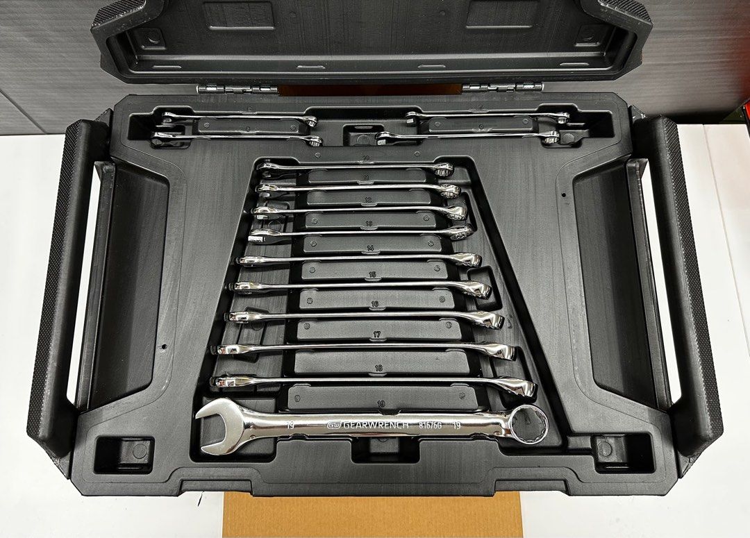 GearWrench 239piece SAE/Metric Standard & Deep Mechanics Tool Set