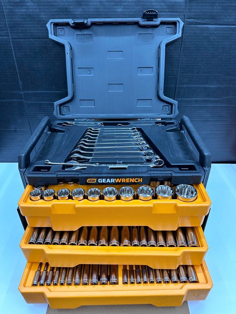 GearWrench 239piece SAE/Metric Standard & Deep Mechanics Tool Set