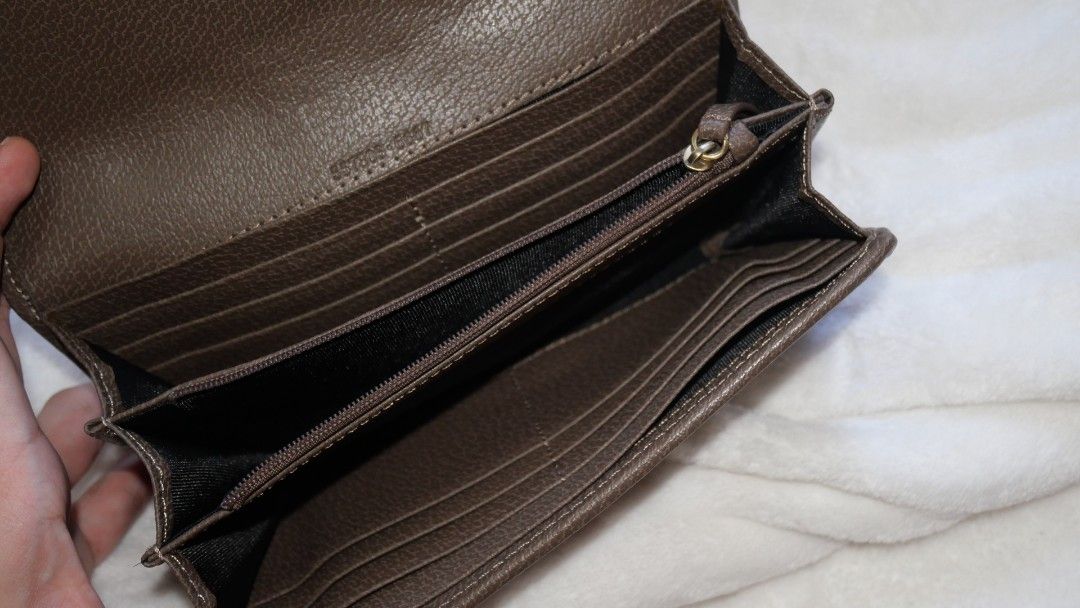 GUCCI Cherry line Long Wallet (Category: Luxury Bags & Wallets) located in Calamba. Submitted by dreamela (Listing ID 1259131598, Image 3). Description: 🌸Not Guaranteed🌸 🌸PVC Leather🌸 🌸No Issue MOP GCASH MOD JNT.