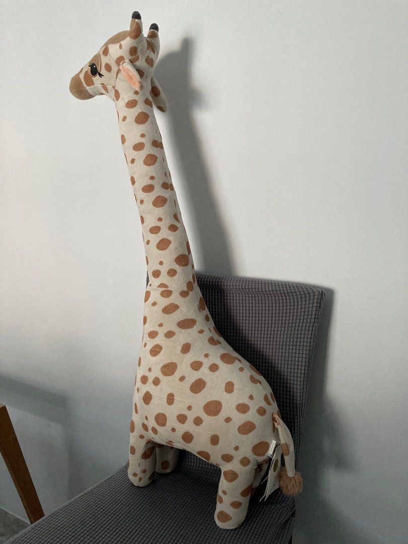 H&m giraffe cheap soft toy