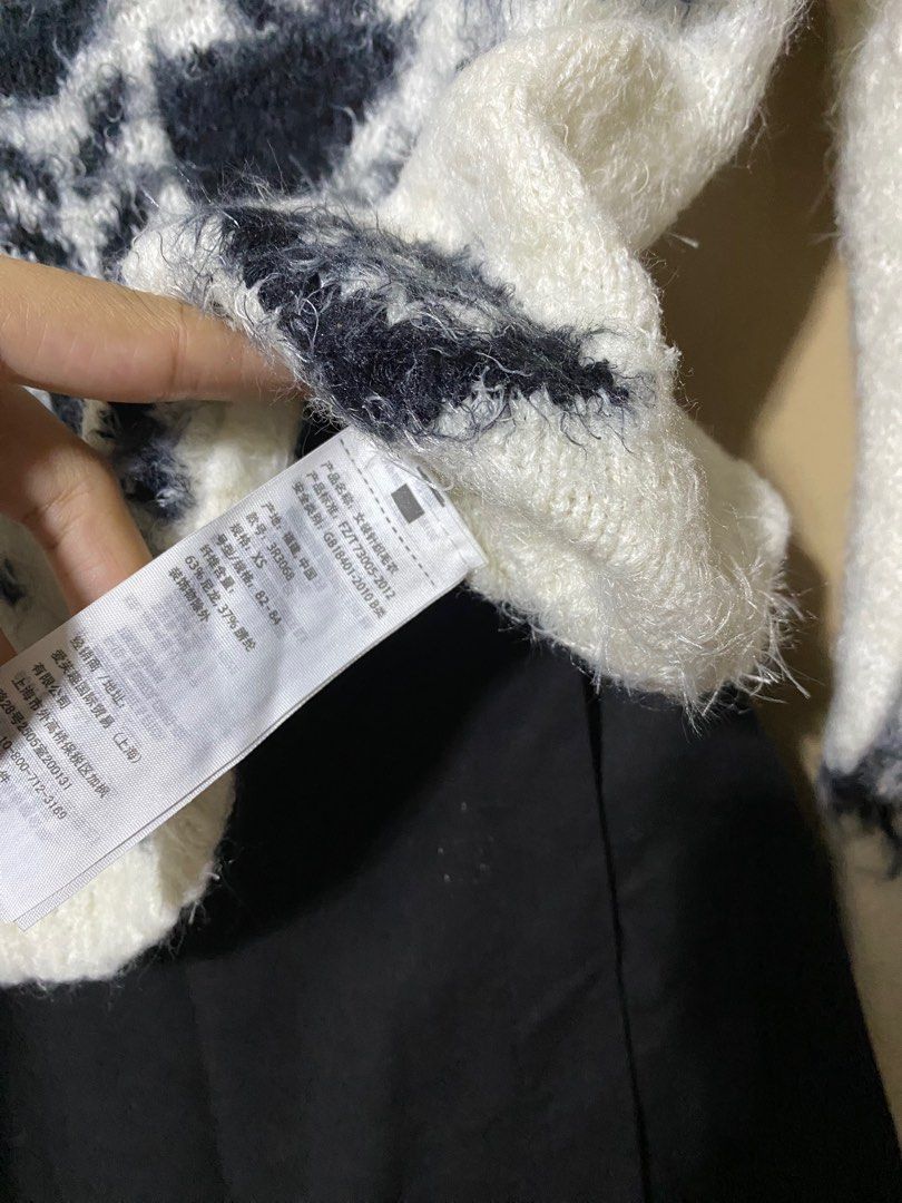 Hollister discount fuzzy sweater