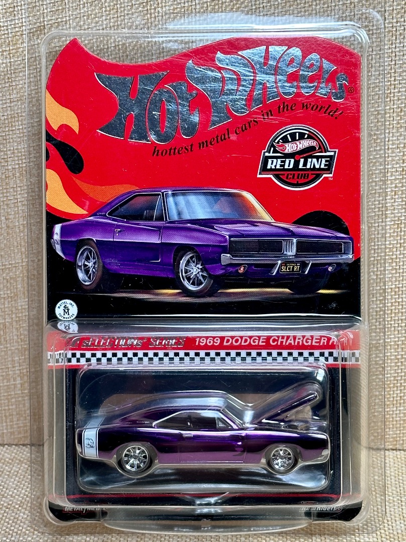 Hot Wheels RLC 1969 Dodge Charger R/T Spectraflame Purple, 興趣及遊戲, 玩具 ...