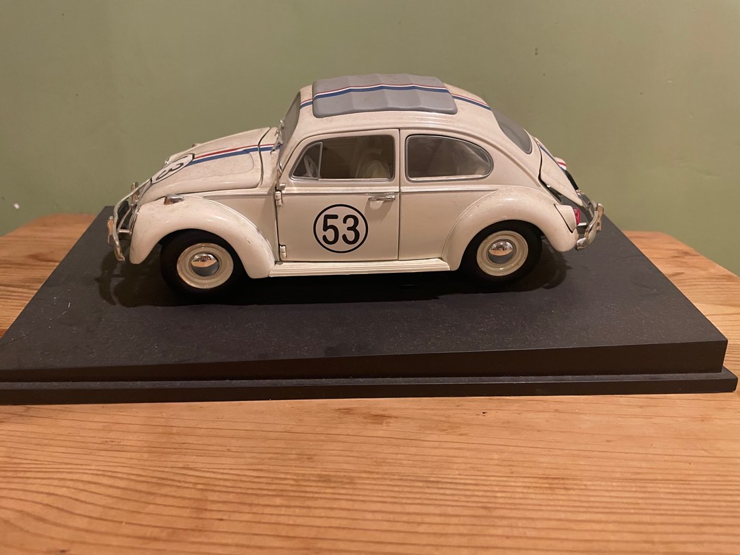 Johnny deals lightning herbie