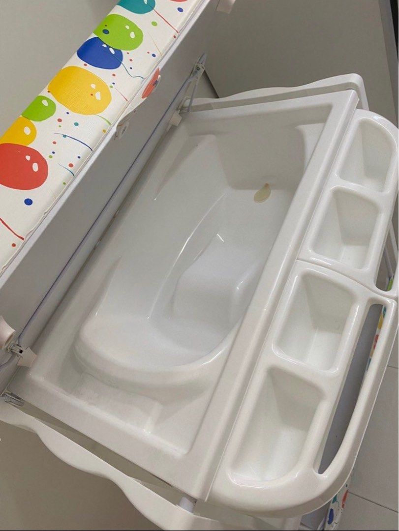 Junior baby changing and bathing station, Babies & Kids, Bathing