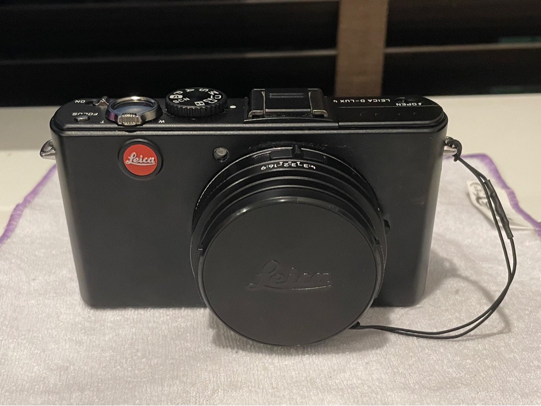 Just got a minty set of Leica DLux 4 (CCD point and shoot) : r/Leica