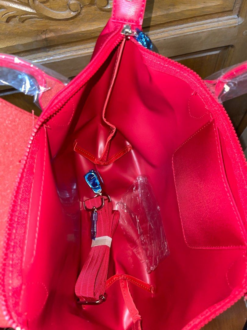 SALE!CODED Longchamp Neo 2-way (Category: Luxury Bags & Wallets) located in Bocaue. Submitted by diana_ram1306 (Listing ID 1259243347, Image 3). Description: FROM 2,500, SALE AT 1800 Longchamp Neo 2-way Small Bag Brand: Longchamp Sling bag & handbag Condition: 10/10 Brandnew!! CODED!! Mall pullout🤍 .