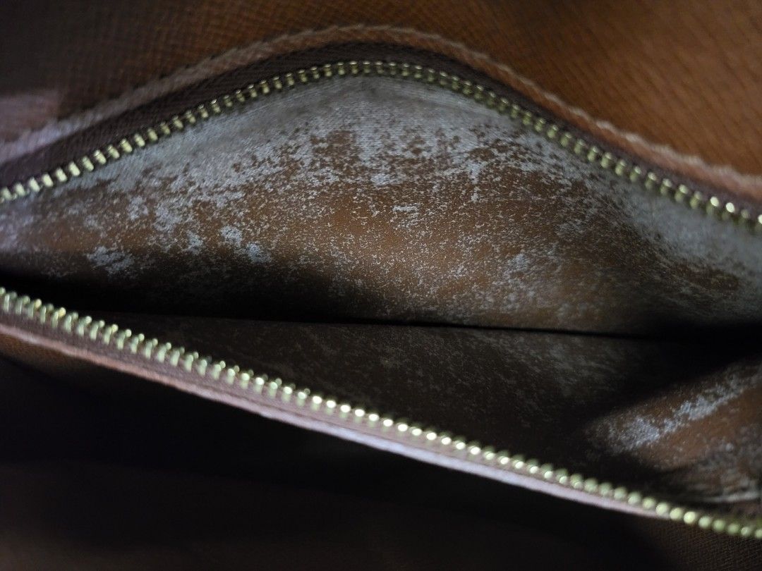 Louis Vuitton Taiga Dersou - PurseBlog