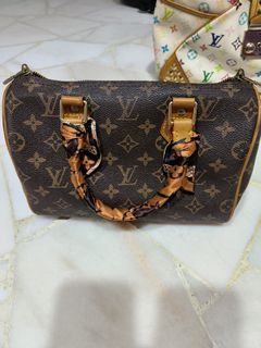 Louis Vuitton Speedy 30 Monogram Fabric, Women's Fashion, Bags & Wallets,  Tote Bags on Carousell
