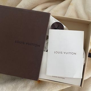 Two-tier Louis Vuitton Gift Box and Handbag - CakeIndulge PH