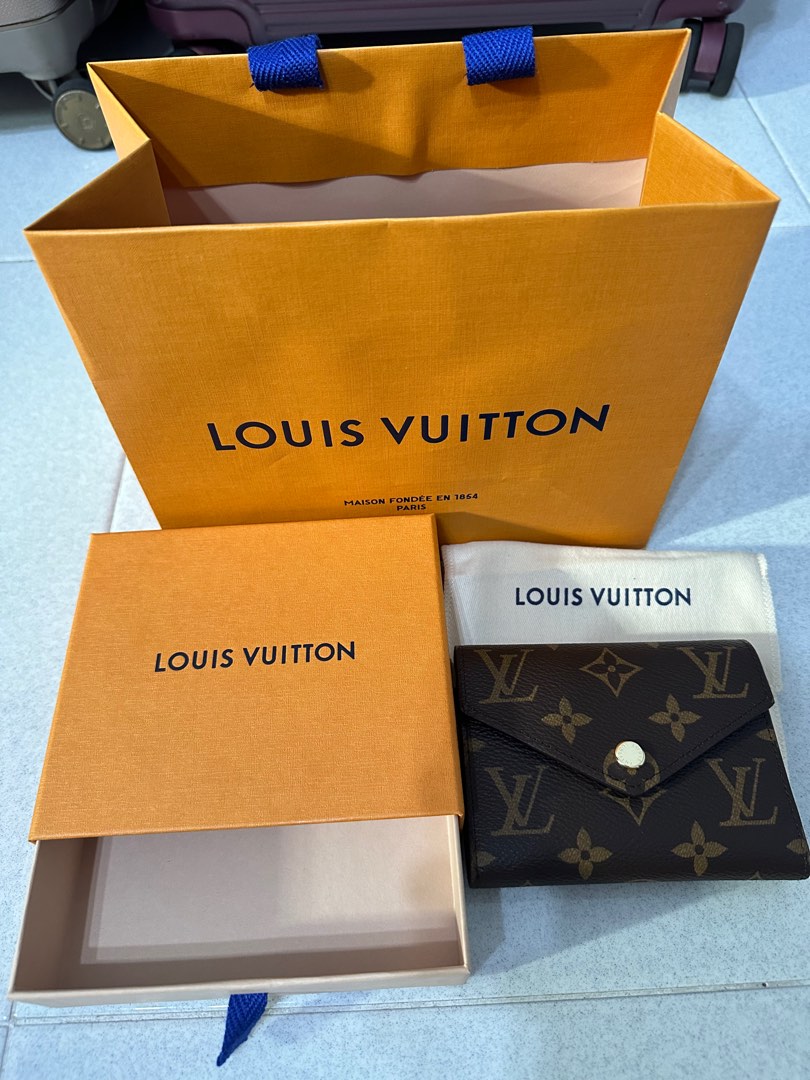 12x Louis Vuitton boutique paper bags (large), Luxury, Bags & Wallets on  Carousell