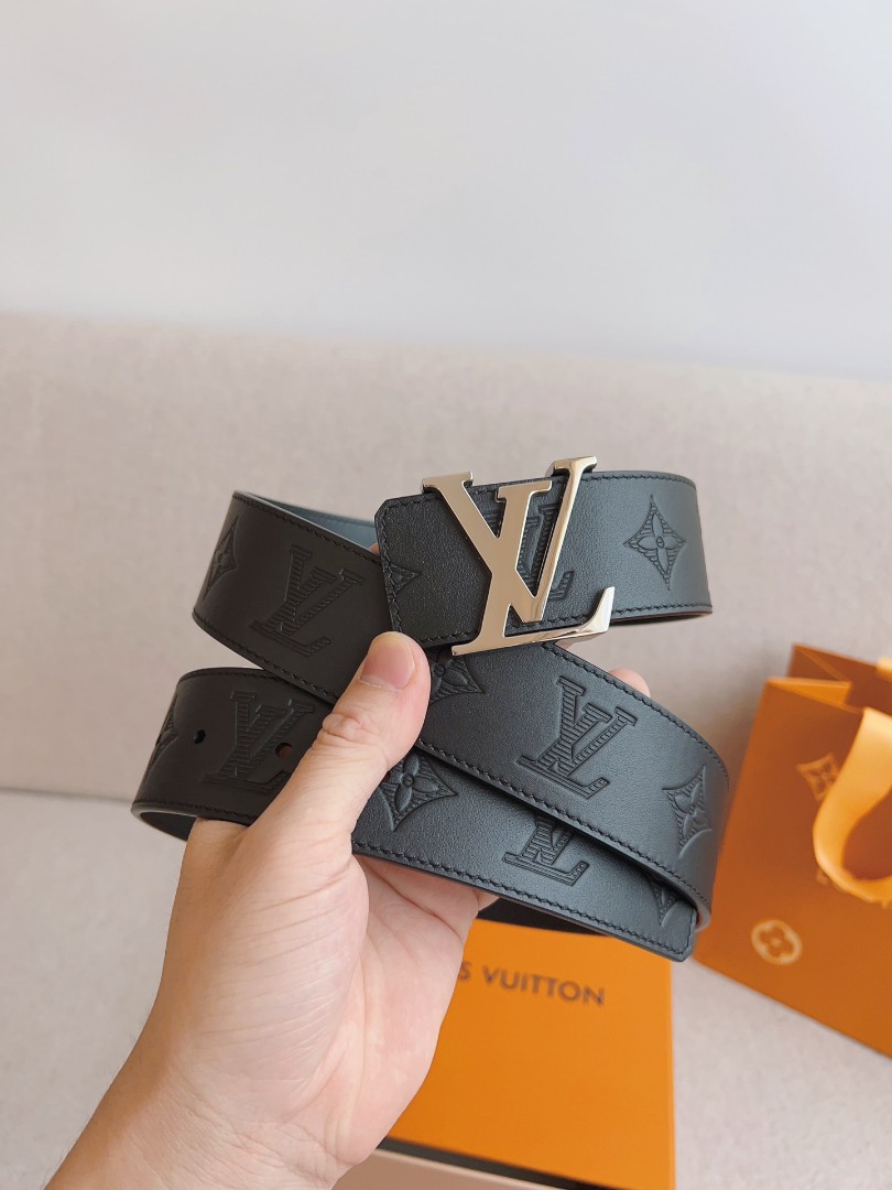 LV Pyramide 40mm Reversible Belt, Men's Fashion, Bags, Belt bags, Clutches  and Pouches on Carousell