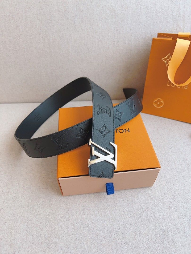 LV Pyramide 40mm Reversible Belt, Men's Fashion, Bags, Belt bags, Clutches  and Pouches on Carousell