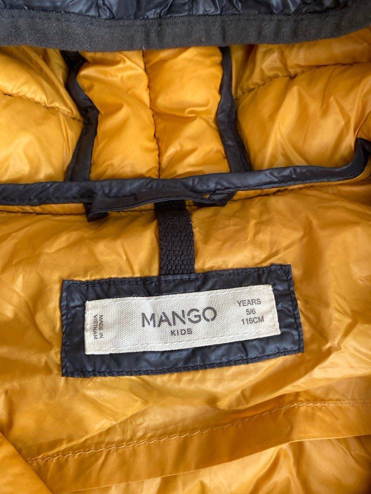MANGO bubble jacket (Category: Babies & Kids Fashion) located in Singapore. Submitted by villaborghese (Listing ID 1259097282, Image 2). Description: Winter jacket meant for 5-6yr old. Worn for a week when borders reopened in 2021.